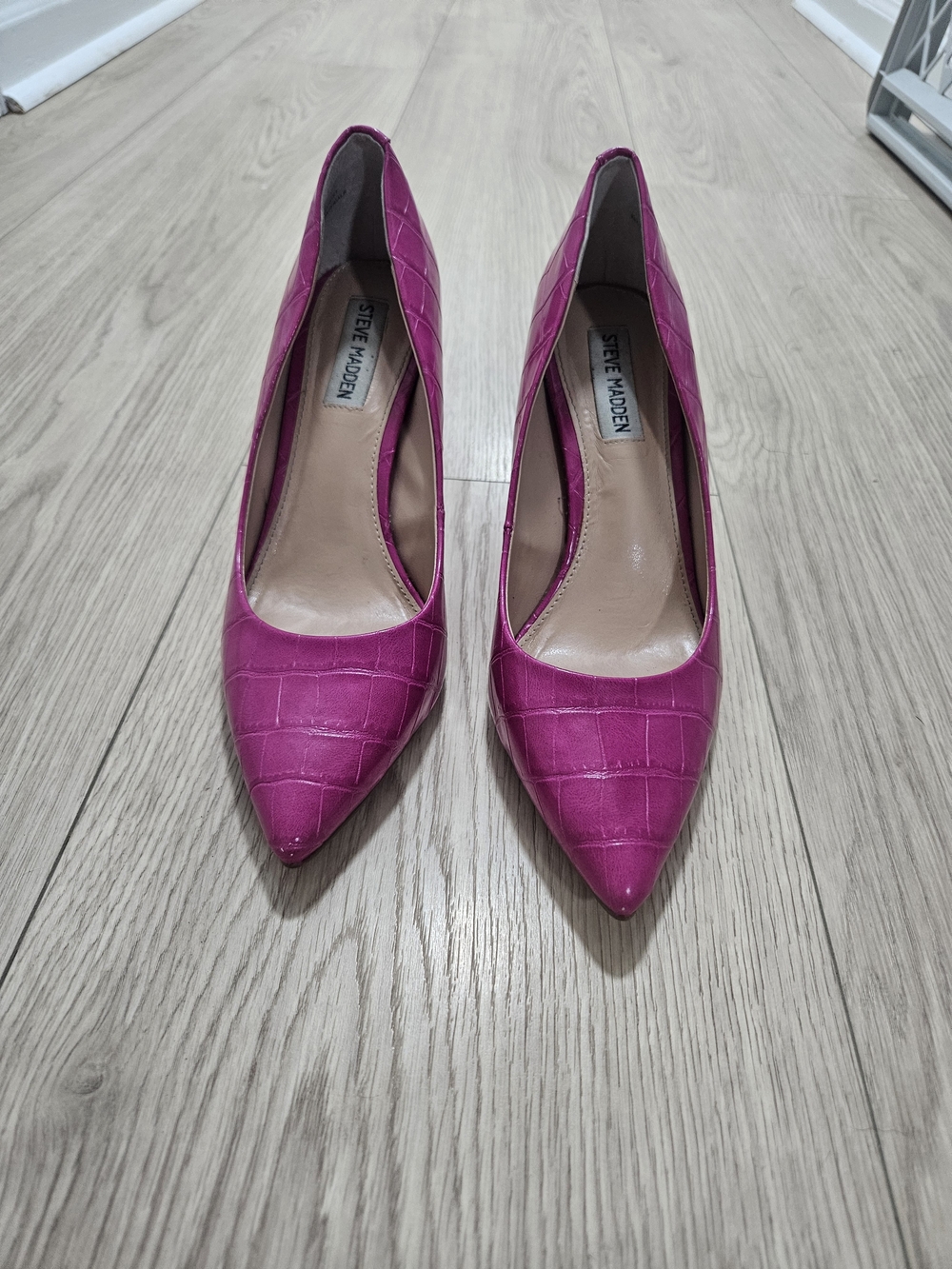 Steve Madden Women’s Pointed-Toe Pumps in Fuchsia Size 9